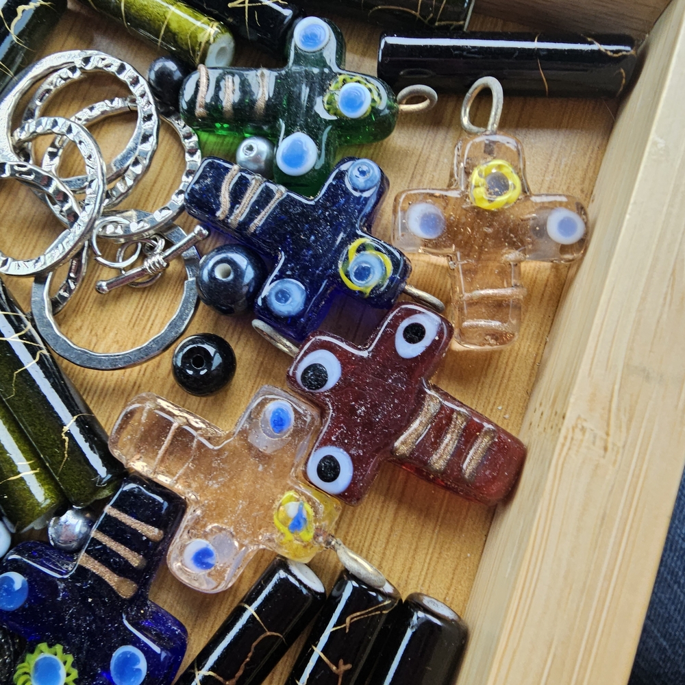 Mixed Jewelry Beads and Findings - Green, Black, Silver - Picture 6 of 12